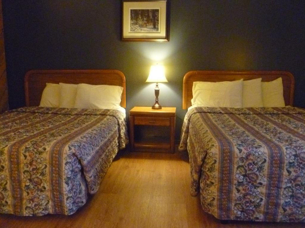 Timber Inn Motel Phillips Eksteriør billede