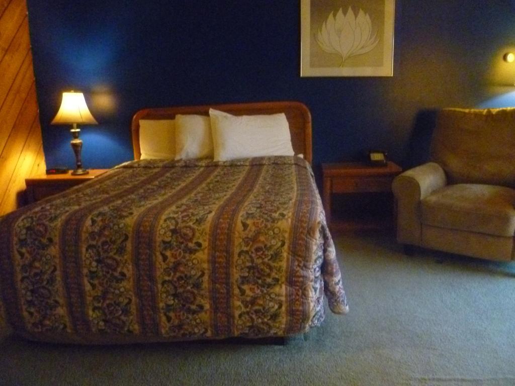 Timber Inn Motel Phillips Eksteriør billede